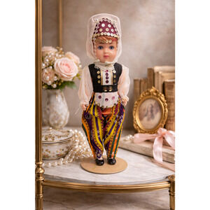 Vintage Musical Brinn’s Pittsburgh 10” Porcelain Folk Costume Doll